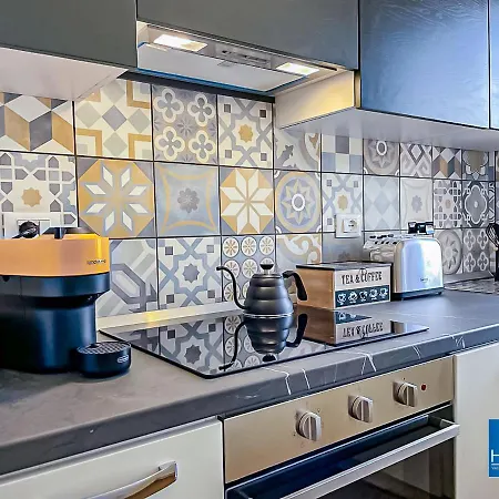 Centre New Modern House *